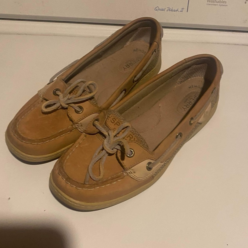 Tan sperrys